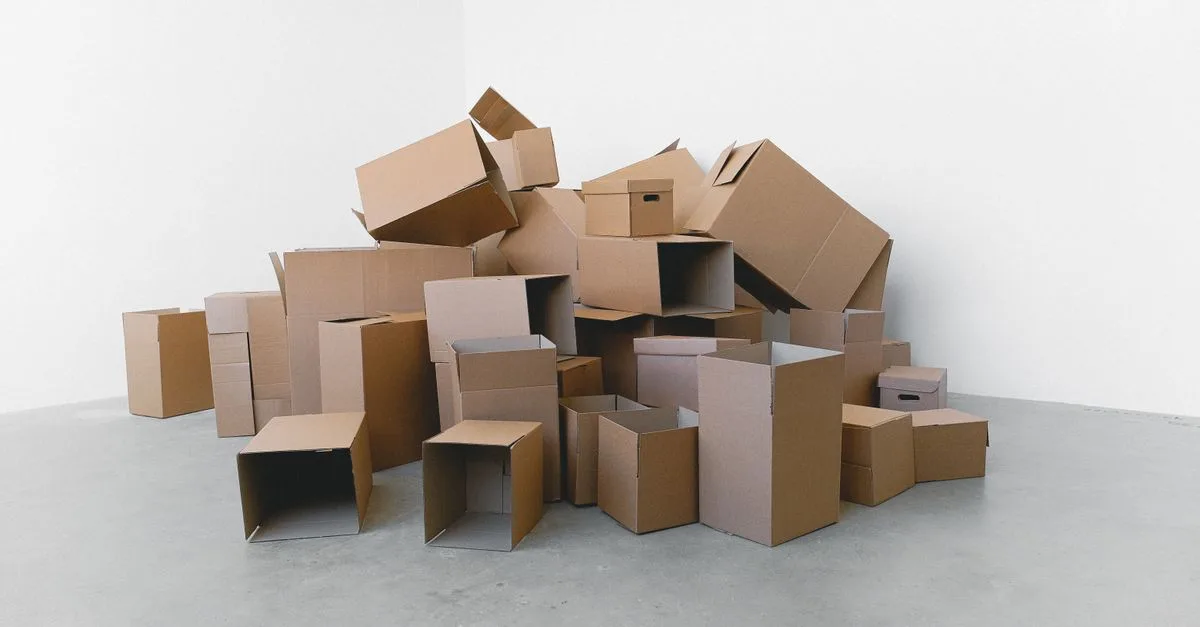 découvrez notre sélection de cartons de déménagement solides et pratiques pour faciliter le transport de vos affaires en toute sécurité.