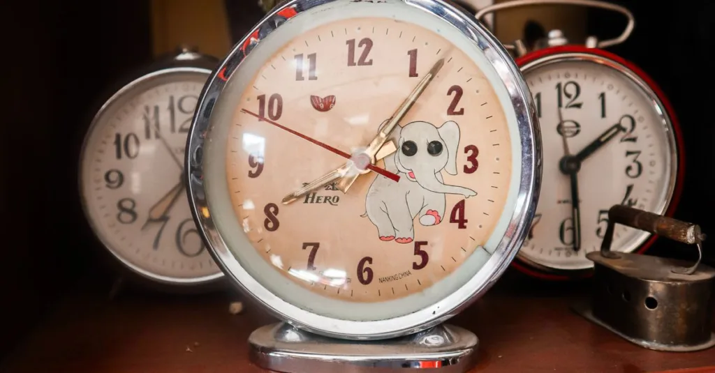 conseils pratiques pour transporter une horloge ancienne en toute sécurité, en évitant les dommages et en préservant son mécanisme délicat.