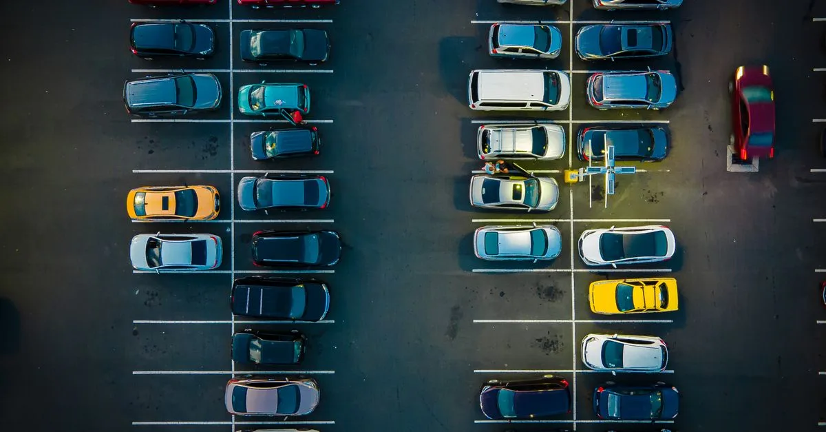 conseils et astuces pour organiser efficacement votre voiture, optimiser l'espace et garder un intérieur propre et bien rangé.