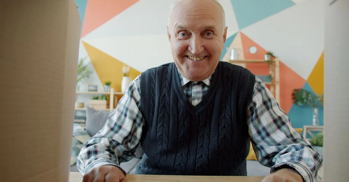découvrez downsizing, une comédie de science-fiction où un homme réduit sa taille pour vivre dans un monde miniature et repenser ses choix de vie.